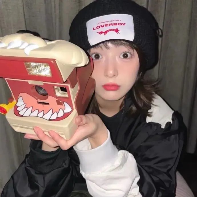 关于莉莉周的一切